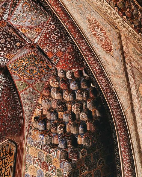 Wazir Khan Mosque Patterns, Masjid Wazir Khan, Wazir Khan Mosque, South Asian Aesthetic, Star Wars Planets, Asian Aesthetic, Ar Build, Beautiful Mosques, Islamic Art Pattern