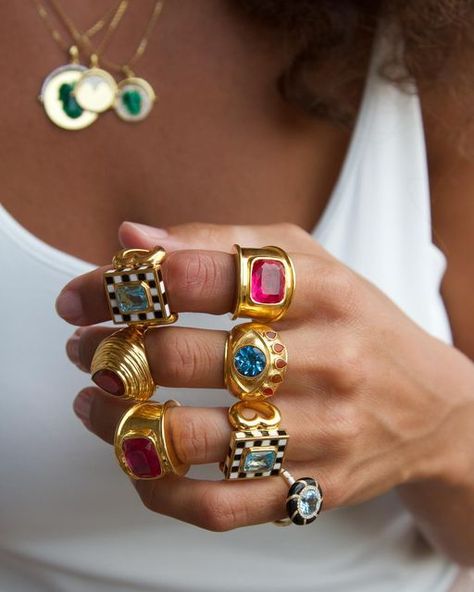 Rings With Big Stones, Stylish Gold Earrings, Bold Engagement Rings, Jewellery Stack, Chunky Accessories, Gold Jewelry Prom, Gold Drip, Big Ring, Real Gold Jewelry