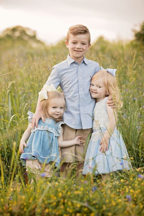 3 Siblings Photography, 3 Siblings Photography Poses, Cousin Photos, Photography Siblings, Sibling Photography Poses, 3 Siblings, Sibling Photo Shoots, Cousin Photo, Three Siblings