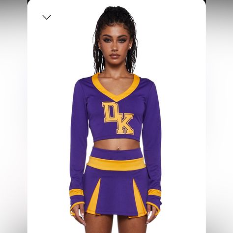 Size Medium. New With Tags, Only Tried On. Size Medium. Comes With Top & Skirt. With Shipping, Paid $72. Fox Halloween Costume, Cheerleader Halloween Costume, Cheer Costumes, Fox Halloween, Doll Halloween Costume, Fox Costume, Pretty Halloween Costumes, Cheerleader Costume, Hallowen Costume