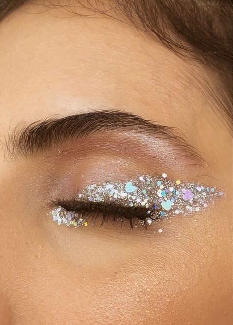 Glitter Around Eyes, Fun Sparkly Makeup, Star Glitter Eye Makeup, Glitters Make Up, Disco Make Up Glitter, Facial Glitter Ideas, Speak Now Inspired Makeup, Festival Eye Makeup Glitter, Festival Makeup Glitter Rave Make Up