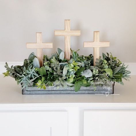 Simple Easter Decor, 3 Crosses, Easter Decor Ideas, Easter Centerpiece, Easter Religious, Ideas For Easter Decorations, Easter Decorations Dollar Store, Ideas For Easter, Easter Decorations Vintage