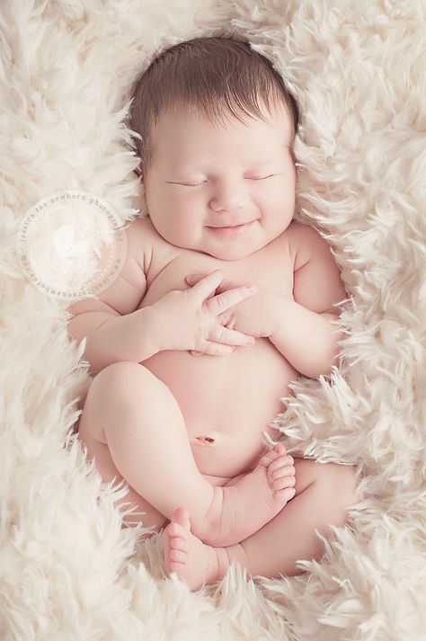 Photo Bb, Diy Newborn Photography, Baby Boy Newborn Photography, Newborn Photography Boy, Baby Pictures Newborn, Baby Photoshoot Boy, Newborn Photography Poses, Baby Boy Pictures, Newborn Baby Photoshoot