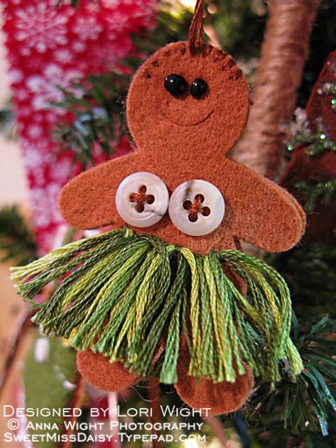 AnnaWight0310web600 Baby Mobil, Beachy Christmas, Hawaiian Christmas, Tropical Christmas, Gingerbread Girl, 12 December, Hula Girl, Felt Christmas Ornaments, Sweet Notes