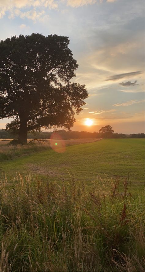 Spending Time Outside Aesthetic, Nature Aethestic, Peaceful Aesthetic Nature, Campo Aesthetic, Sunset Countryside, Country Sunset, Sunset Vibes, Ocean Aesthetic, Dream Vacations Destinations