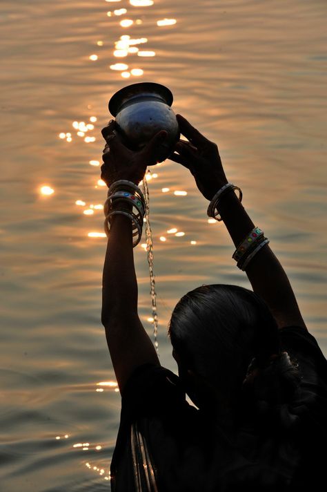 Chath Puja Image, Chhatpuja Photo, Chhat Puja Photo, Chhath Puja Aesthetic Pics, Bihari Culture Aesthetic, Chhat Puja Aesthetic, Chhath Puja Photography Bihar, Bihar Culture Aesthetic, Chath Puja Pic