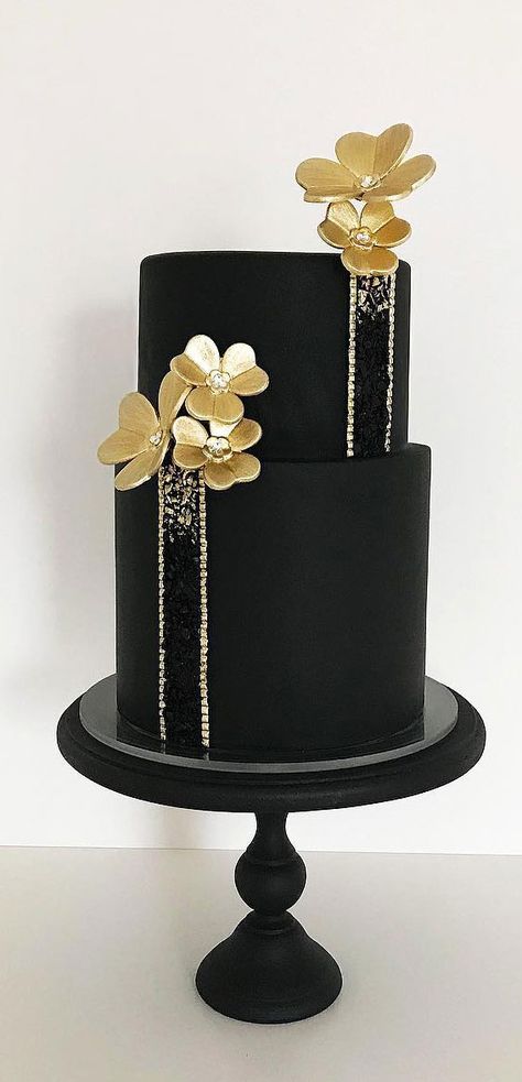 Champagne And Black Wedding, Black And Gold Wedding Cake, Black And Gold Birthday Cake, Black Wedding Cake, Cakes Elegant, Black And Gold Cake, Geode Cake Wedding, Cake Design Inspiration, Black And Gold Wedding