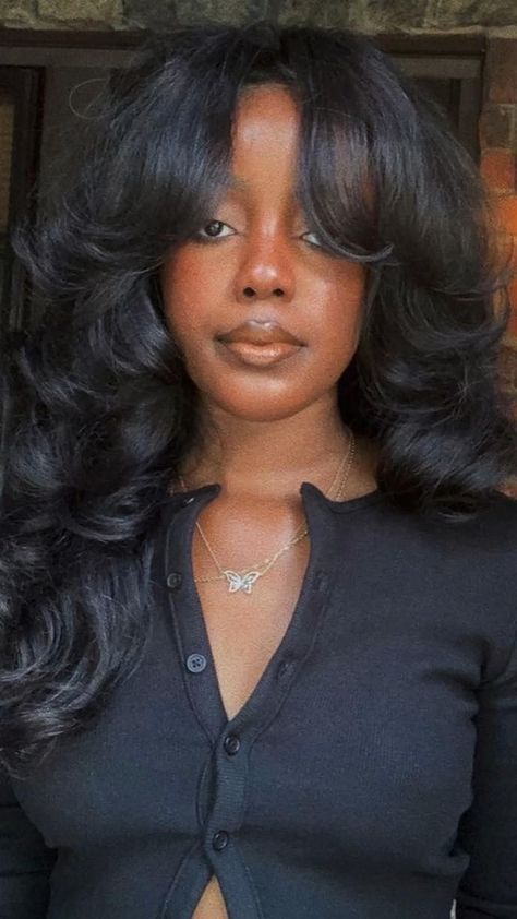 Achieve the perfect Brazilian blow out baddie hairstyle with our 360 wigs for black women. Made with high-quality Brazilian hair, our wigs offer a natural look and easy styling. #wigsforblackwomen #lacewigs #humanhairwigs Wavy Wedding Hair Black Women, 70s Inspired Black Hair, Big Bombshell Hair, Big Hairstyles Black Women, Shaggy Haircut Black Women, Butterfly Layers Black Women, 70s Hair Flip Black Women, Latisha Wig With Bangs, 90s Bombshell Blowout