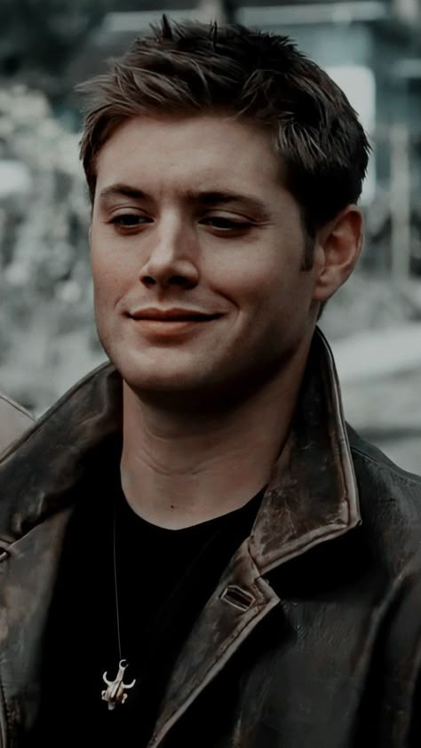 Dean Winchester Hot, Jesen Ackles, Supernatural Series, Bobby Singer, Supernatural Wallpaper, Supernatural Pictures, John Winchester, Jensen Ackles Supernatural, Supernatural Dr