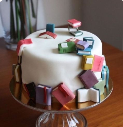 Story Book Cake Ideas, Library Cake Ideas, Stack Of Books Cake, Books Birthday Cake, Book Themed Sweet 16, Book Themed Birthday Cake, Bookish Cake, Book Themed Cakes, Cake For Book Lover