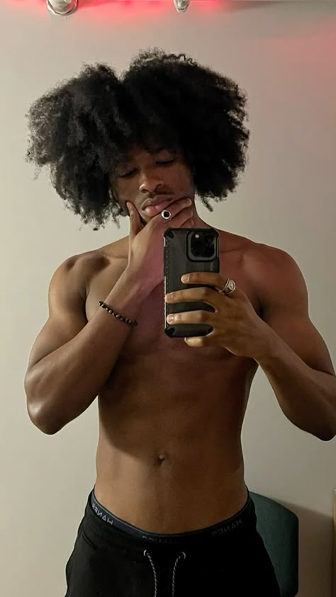 Mean Looking Men, Afro Men Aesthetic, Mens Afro Hairstyles, Hot Black Guys With Curly Hair, 4c Hairstyles Men, Afro Guy, Fine Dark Skin Men, Male Afro, Big Afro