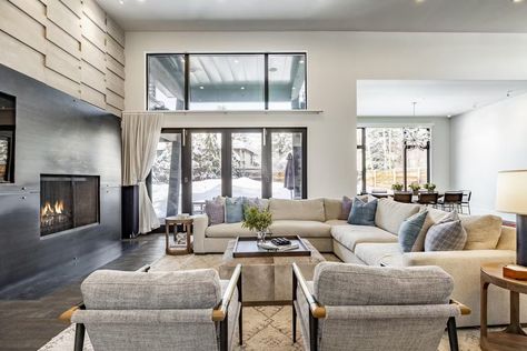 Photo 9 of 14 in Winter May Be Over, But This Park City Home Is Just a Skip Away From the Slopes - Dwell City Home Decor, Cabin Exterior, Deer Valley, Prefab Homes, Modern Homes, Park City, Midcentury Modern, Modern House, Deer