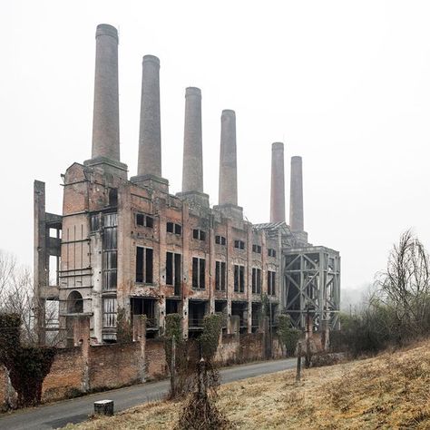 Stefano Perego on Instagram: "Abandoned cement factory, built in 1887. Ozzano Monferrato, Italy. Photo: Stefano Perego. #stepegphotography #building #factory #industrial #industrialarchitecture #industry #industrialarcheology #chimneys #abandoned #abandonedplaces #ruins #decay #design #ozzanomonferrato #monferrato #italia #italy #instatravel #travelgram #travelphotography #urbanexploration #urban #архитектура #architecture #architettura #arquitetura #arquitectura #architectureporn #architectur Cement Factory, Abandoned Ruins, Abandoned Factory, Industrial Architecture, Italy Photo, Urban Exploration, Abandoned Places, Insta Travel, Archaeology