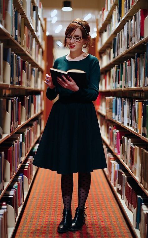 Books Are The Quietest And Most Constant Friends - A Clothes Horse Academic Chic, Librarian Fashion, Horse Outfits, Heart Tights, Skirt Tights, Librarian Style, Librarian Chic, Luanna Perez, Horse Books