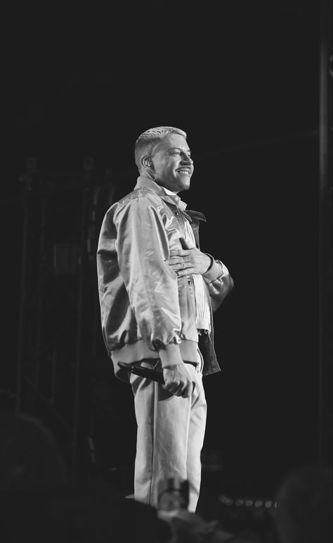 Macklemore Aesthetic, Macklemore Concert, Macklemore, Artist Wall, Concert Photography, Black And White Pictures, Coldplay, Singers, Mood Board