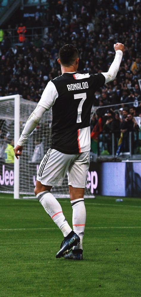 Cristiano R, Cr7 Juventus, Cristiano Ronaldo Young, Cr7 Football, Juventus Wallpapers, Cristiano Ronaldo Juventus, Cristino Ronaldo, Ronaldo Juventus, Ronaldo Cristiano