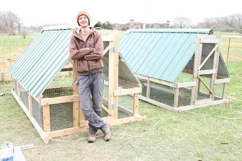 Portable Chicken Tractor, Cheap Chicken Tractor Ideas, Meat Bird Tractor, Broiler Chicken Tractor, Homemade Chicken Tractor, Diy Chicken Tractor Plans, Duck Tractor Coop, Lightweight Chicken Tractor, Easy Diy Chicken Tractor