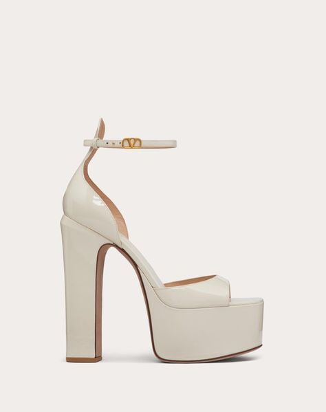 Valentino Heels, Dr Shoes, Shoes Heels Classy, Light Ivory, Leather Platform Sandals, Prom Shoes, Dream Shoes, Pretty Shoes, Bridal Shoes