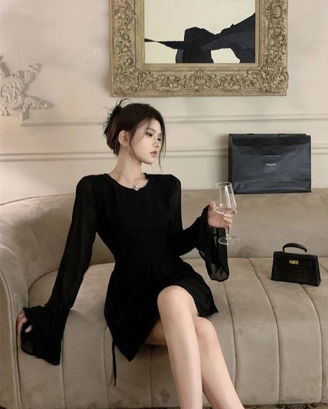 Dress Outfits Korean, Long Black Dress Outfit, Outfit Fiesta, Fairy Prom Dress, Dress With Sheer Sleeves, Outfit Korean Style, Evening Mini Dresses, Fiesta Outfit, Black Dress Outfits