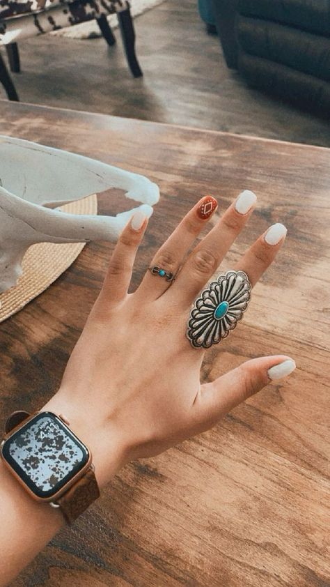 Western Nails Natural Nail, Fall Nail Designs Western, Koe Wetzel Concert Nails, Subtle Western Nails, Simple Aztec Nail Designs, Tan Western Nails, Western Nails Brown, Country Wedding Nails For Bride, Simple Western Fall Nails