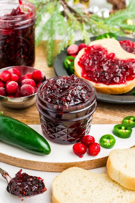 Cranberry Jalapeno Jam Recipe, Cranberry Jalapeno Jam, Cranberry Pepper Jelly Recipe, Jalapeno Jam Recipe, Spicy Jam, Strawberry Jalapeno Jam, Cranberry Jalapeño, Best Cranberry Sauce, Pepper Jelly Recipes