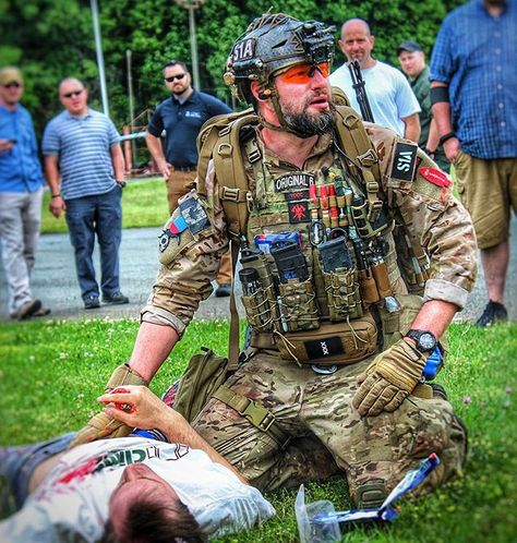 You're never more alone in a crowd than the moment everything rests on you… Guys Instagram, Alone In A Crowd, Field Medic, Tactical Medic, Army Medic, Tactical Kit, Special Forces Gear, Tactical Operator, Tactical Life