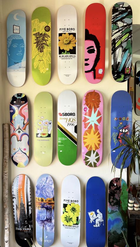 Cool Skate Boards Design, Skateboard Decks Aesthetic, Skate Board Deck Design, Paint Skateboard Ideas, Skateboard Art Aesthetic, Skate Deck Art Ideas, Skatbord Design, Skate Boards Design Ideas, Skateboard Deck Painting