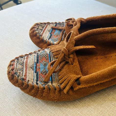 Tan and brown suede fringe moccasin slippers with a boho vibe #festivalvibes #moccasin #Leather #Slipons #Shoes Slipons Shoes, Fringe Moccasins, Moccasin Slippers, Moccasins Slippers, Suede Fringe, Women's Slippers, Festival Vibes, Boho Vibe, Brown Suede