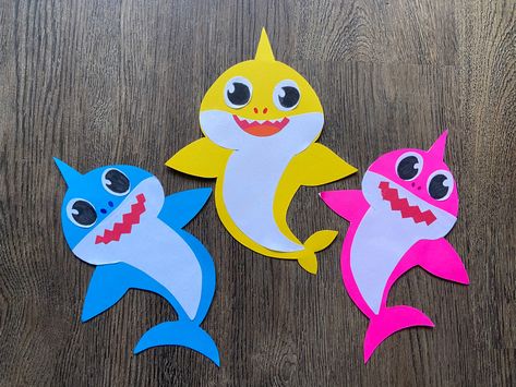 Baby Shark Crafts For Toddlers, Shark Arts And Crafts, Shark Paper Craft, Shark Crafts For Kids, Shark Crafts Preschool, Daycare Job, Baby Shark Party Ideas, Shark Party Ideas, Shark Crafts