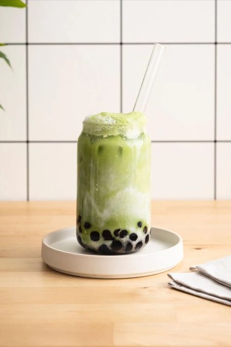 Essen, Homemade Boba Tea, Mango Bubble Tea, Matcha Mango, Homemade Boba, Bubble Tea At Home, Matcha Drink Recipes, Matcha Bubble Tea, Tea With Milk