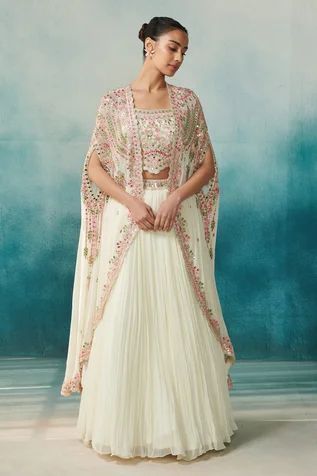 Bandhani Jacket, Ombre Lehenga, Open Skirt, Cape Lehenga, Embroidered Bustier, Jacket Lehenga, Embroidery Lehenga, Gilet Jacket, Lehenga Pattern