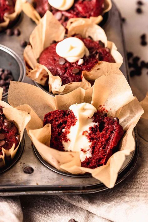 Red Velvet Muffins - Flouring Kitchen Essen, Red Velvet Filled Cupcakes, Red Velvet Muffins, Cupcakes Red Velvet, Healthy Cupcakes, Moist Muffins, Cream Cheese Muffins, Filled Muffins, Velvet Cream