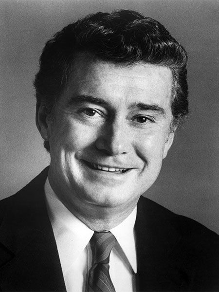 In MEMORY of REGIS PHILBIN on his BIRTHDAY - Born Regis Francis Xavier Philbin, American television presenter, talk show host, game show host, actor and singer. Once called "the hardest working man in show business", he held the Guinness World Record for the most hours spent on U.S. television. Aug 25, 1931 - Jul 24, 2020 (heart attack) Francis Xavier, Talk Show Host, Hard Working Man, World Record, World Records, Game Show, Guinness, Talk Show, Tv Shows