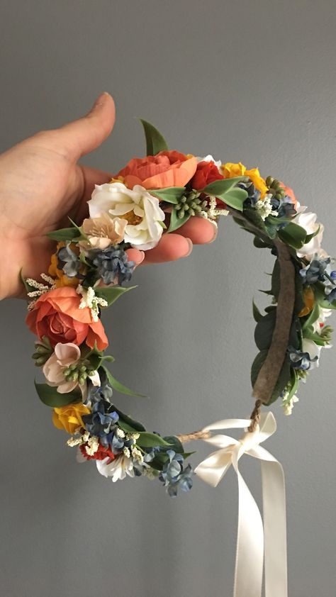 How To Make Flower Tiara, Diy Tiara Flowers, Floral Tiara Flower Headbands, Diy Tiaras And Crowns, Tiara With Flowers, Colorful Flower Crown, Diy Floral Crown, Tiara Flower, Săpunuri Handmade