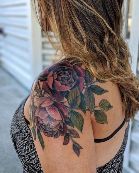 Roses Shoulder Tattoo, Shoulder Cover Up Tattoos, Shoulder Piece Tattoo, Arm Cover Up Tattoos, Flower Cover Up Tattoos, Cover Up Tattoos For Women, Shoulder Cap Tattoo, Floral Tattoo Shoulder, Rose Shoulder Tattoo