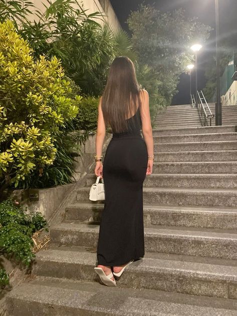 Tight Black Dress, Long Skirt Outfits, Casual Day Outfits, Dress Aesthetic, Causual Outfits, Foto Ideas Instagram, Instagram Photo Inspiration, Long Black Dress, Cute Selfie Ideas