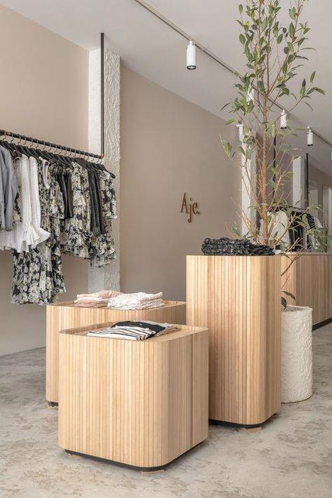 Australian Interior Design Awards #boutiqueinteriordesign Display Visual Merchandising, Boutique Lighting, Australian Interior, Store Concept, Retail Interior Design, Store Design Boutique, Retail Store Interior, Australian Interior Design, Retail Inspiration