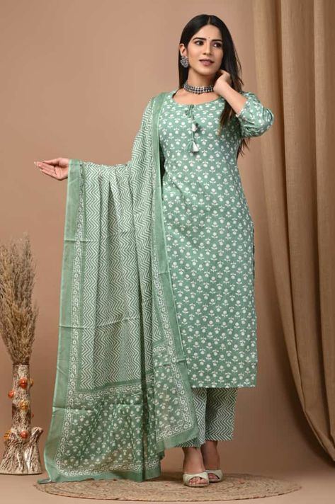 Cotton Kurti Plazzo Designs, Kurti Plazzo Designs Latest, Plazzo Designs, Cotton Suit Designs, Cotton Dress Pattern, Stylish Kurtis Design, Girls Cotton Dresses, Latest Dress Design, Girls Dress Outfits