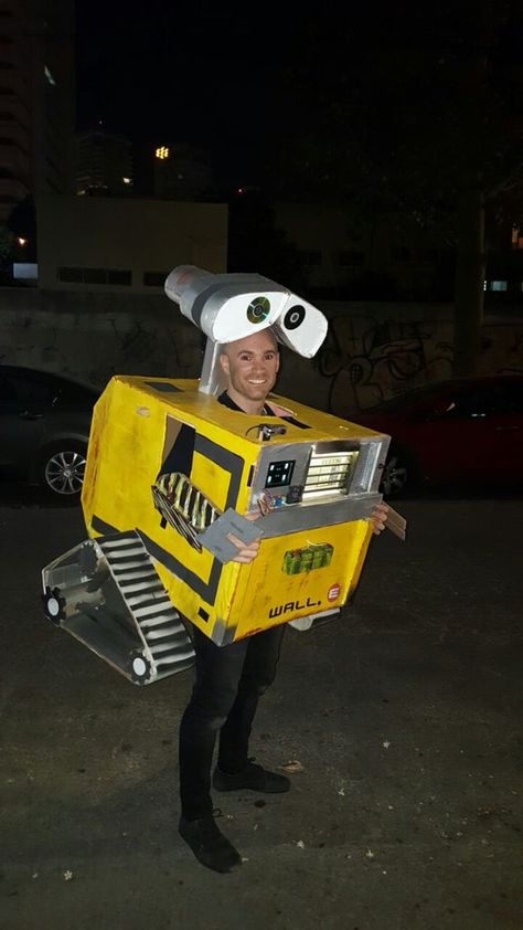 Wall E Costume, Robot Costumes, Build A Wall, Holloween Costume, Duck Tape, Halloween 2023, Wall E, Oogie Boogie, White Glue