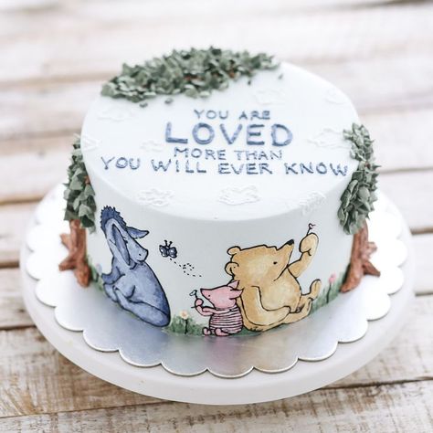 Winnie The Pooh Cake, Pooh Birthday, Disney Baby Shower, Winnie The Pooh Birthday, Baby Birthday Cakes, Baby Shower Inspiration, Baby Bear Baby Shower, Baby Shower Gender Reveal, Baby Shower Theme