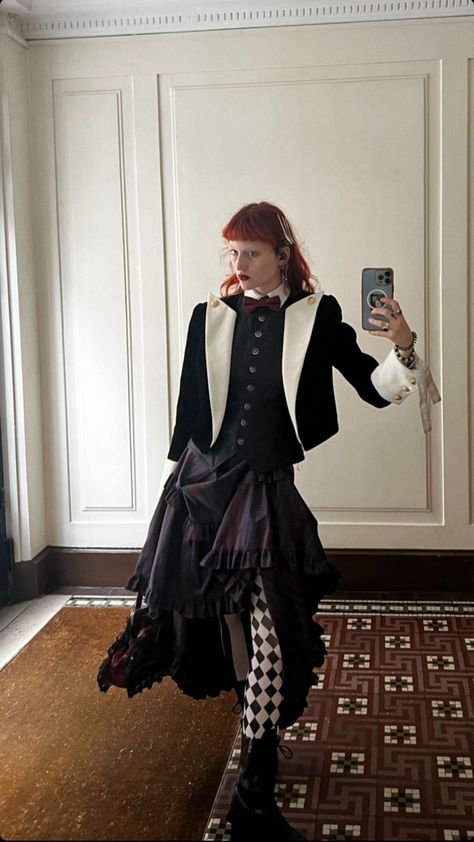 Maximalist Goth Fashion, 80s British Fashion, Dark Whimsical Outfit, Whimsical Maximalist Outfit, Maximalism Outfit, Looks Style, Get Dressed, Passion For Fashion, Pretty Outfits