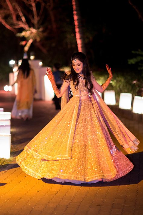 Lehenga Stills, Haldi Design, Beautiful Lehangas, Bride Stills, Shimmer Lehenga, Sisters Photoshoot Poses, Bridal Wardrobe, Unique Mehndi, Mehndi Dress