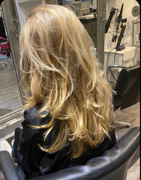 Haircuts To Volumize Hair, Blonde Highlights On Blonde Hair Honey, Midlength Haircuts Layers, Hair With Volume And Layers, Long Hair With A Lot Of Layers And Curtain Bangs, Layers Hair With Highlights, Golden Blonde Hair With Layers, Part Line Foils, Long Layers Volume Haircut