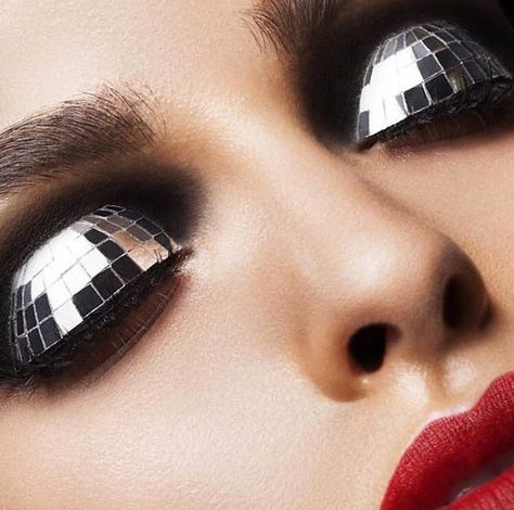 Mirror Eyes, How To Use Makeup, Ball Makeup, Makeup Wallpapers, Marie Claire Magazine, Too Much Makeup, Best Makeup Artist, Party Mode, Photography Magazine Cover