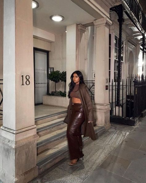 brown leather pants Brown Leather Pants Outfit, Leather Pants Outfit Night, Nighttime Outfits, Head Turning Outfits, December Outfits, Trendy Outfit Inspo, Brown Leather Pants, Leather Pants Outfit, Brown Outfit