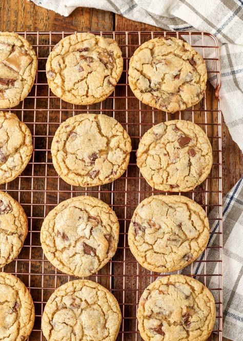 Heath Bar Cookies Heath Bar Cookies, Heath Bars, Cookie Bar Recipes, Cookie Bars, Monster Cookies, Banana Bread, Cookie Recipes, Bar, Bread