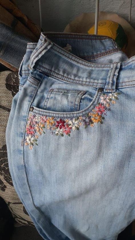 Embroidery Designs For Jeans Pockets, Jean Flower Embroidery, Denim Embroidery Dress, Embroidered Jeans Flowers, Diy Embroidery On Jeans, Embroidery Flowers On Jeans, How To Embroider Flowers On Jeans, Pants Embroidery Ideas, Embroidery On Jeans Pocket