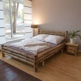 Small Gaming Bedroom, Used Bedroom Furniture, Bamboo Bed Frame, Pallet Bed Frames, Bamboo Bed, Diy Pallet Bed, Cama King Size, Bamboo Decor, Pallet Bed