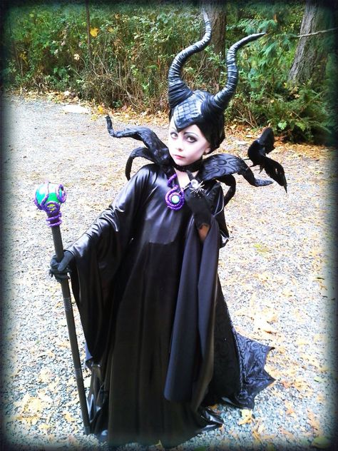 Cute Maleficent Costume, Maleficent And Diaval Costume, Homemade Maleficent Costume, Young Maleficent Costume, Maleficent Aroura Costume, Christmas Jingles, Halloween Fancy Dress, Halloween Party Diy, Dress Up Costumes