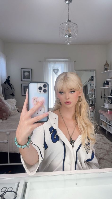 Loren Gray Instagram story 18 August 2023 #loren #lorengray #lorengraybeech #lorenbeech #angelsquad Loren Gray Instagram, Gray Instagram, Loren Gray, Anime Dancer, Beautiful People, Instagram Story, Blonde, Grey, Hair